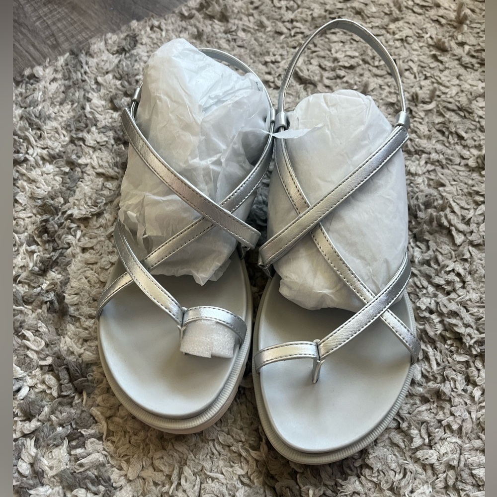 NWT Sun + Stone Juune Womens Faux Leather Toe-Post Slingback Sandals